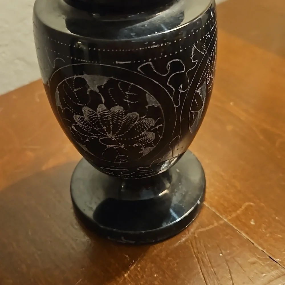 VTG Black Onyx Floral Etched Castlecore Outdoor Patio Vase - Picture 9 of 10